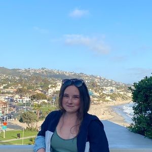 Meet your Posher, adella